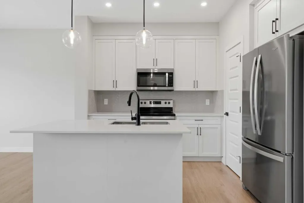 3081 Key Drive SW Airdrie AB T4B 5T1