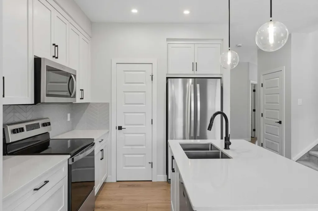 3081 Key Drive SW Airdrie AB T4B 5T1