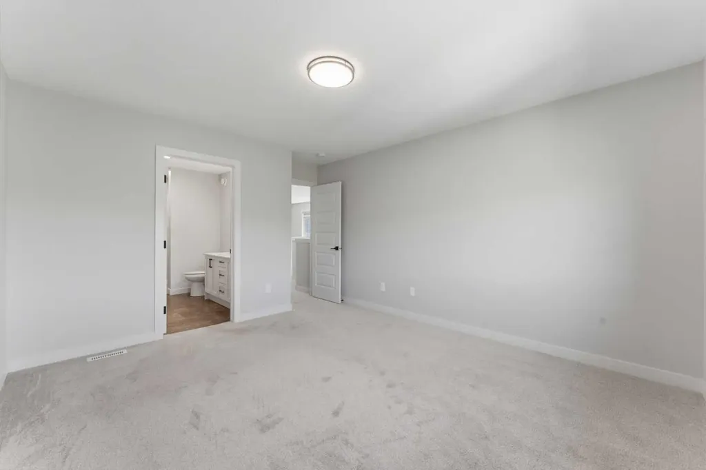 3081 Key Drive SW Airdrie AB T4B 5T1