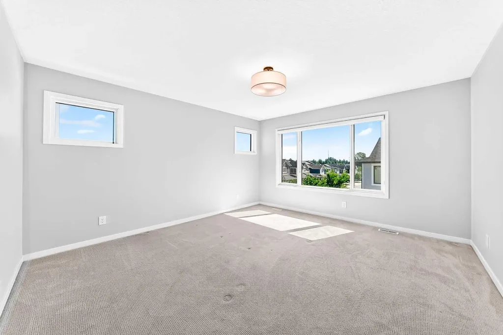 8 West Grove Link SW Calgary AB T3H 6E3