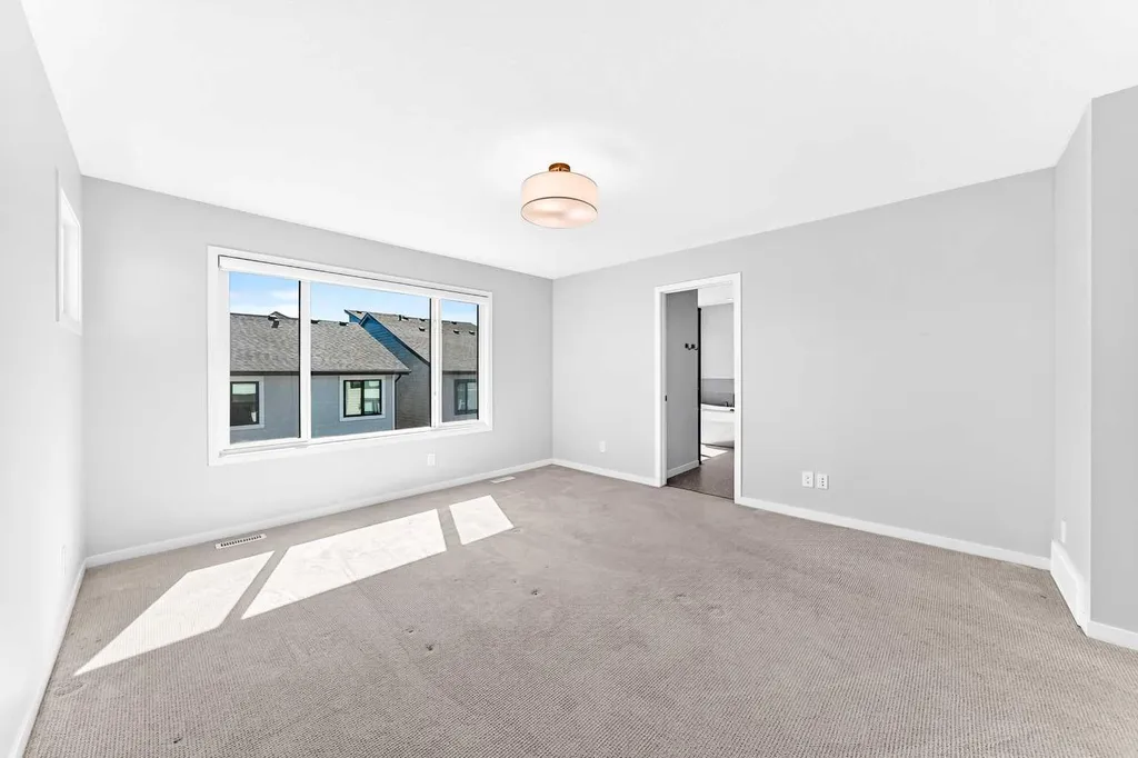 8 West Grove Link SW Calgary AB T3H 6E3
