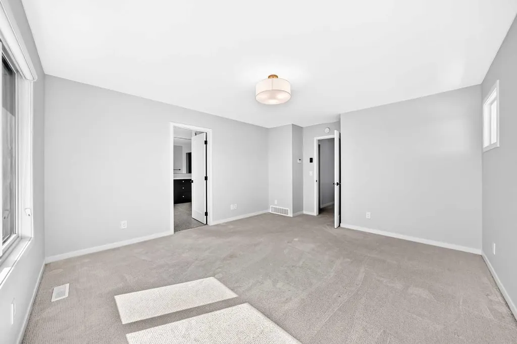 8 West Grove Link SW Calgary AB T3H 6E3