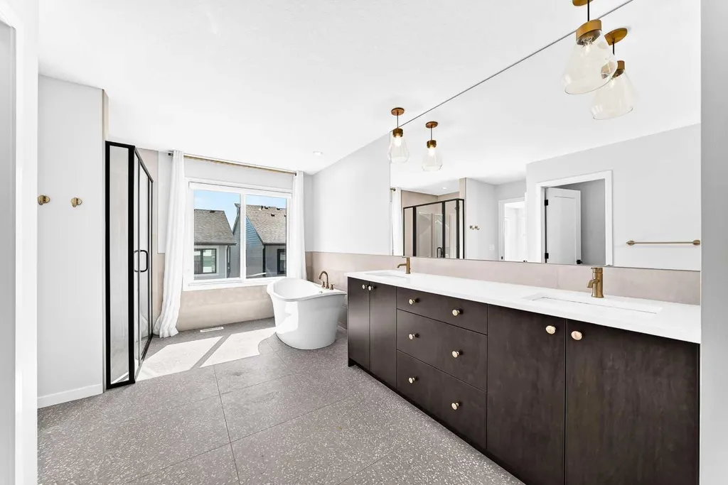 8 West Grove Link SW Calgary AB T3H 6E3