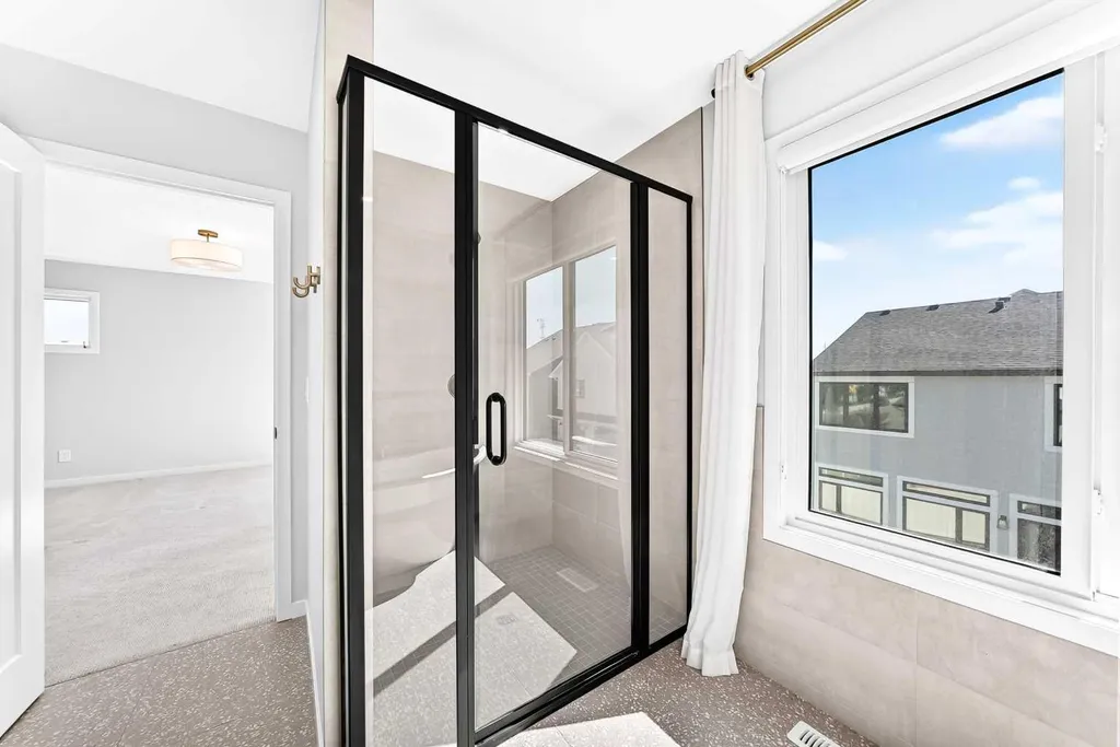 8 West Grove Link SW Calgary AB T3H 6E3