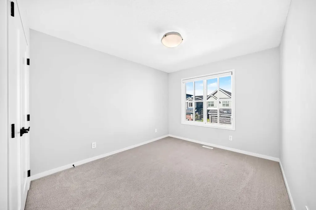 8 West Grove Link SW Calgary AB T3H 6E3