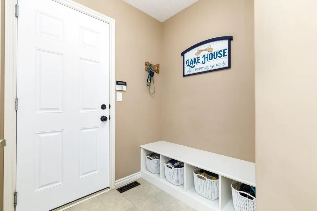 54 Fieldstone Way Sylvan Lake AB T4S 2L3