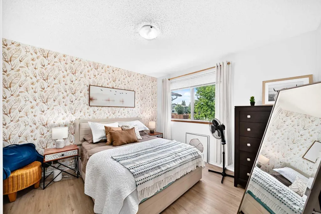 111 Bermondsey Way NW Calgary AB T3K1V5