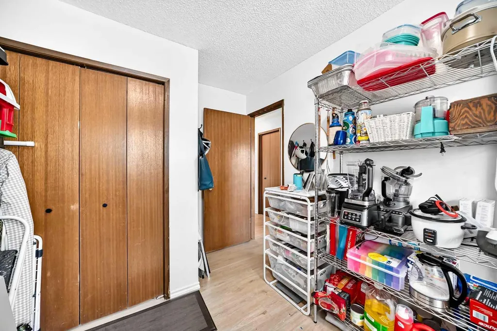 111 Bermondsey Way NW Calgary AB T3K1V5
