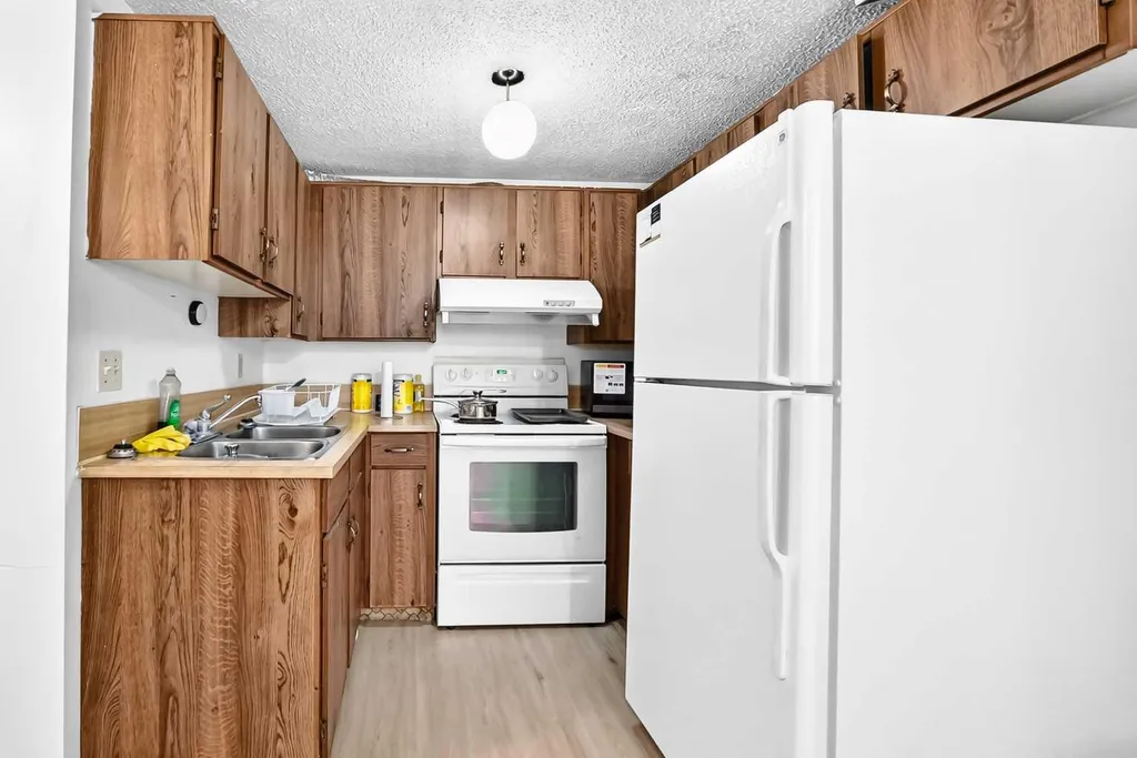 111 Bermondsey Way NW Calgary AB T3K1V5