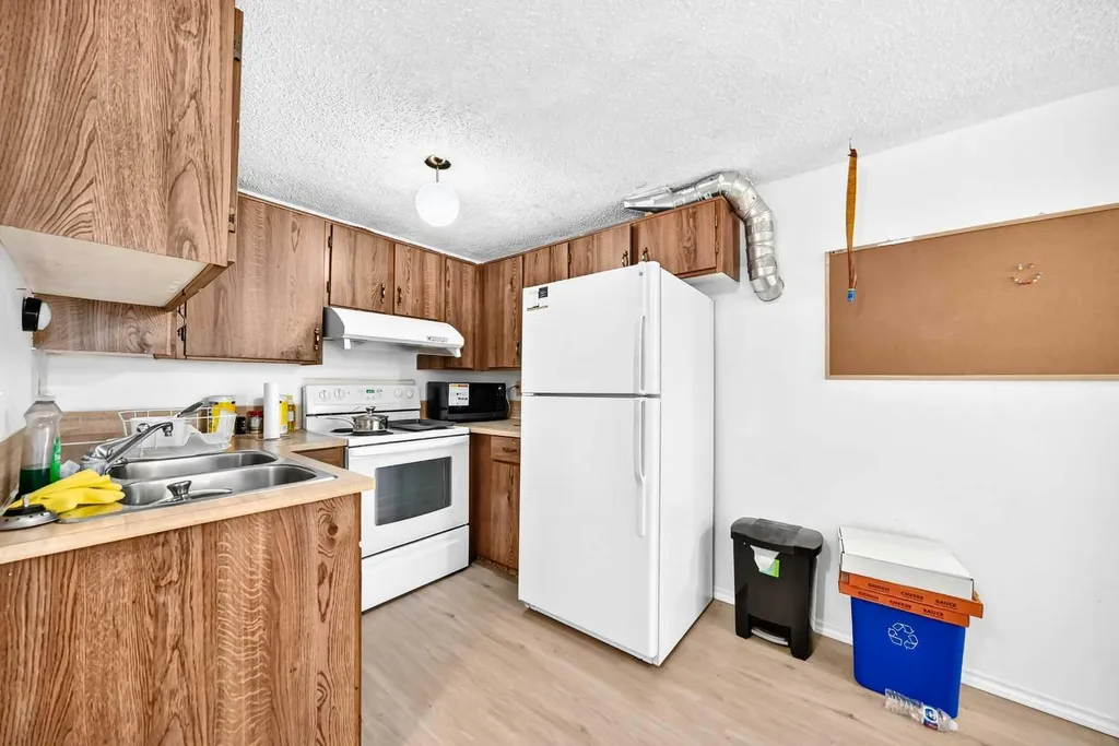 111 Bermondsey Way NW Calgary AB T3K1V5