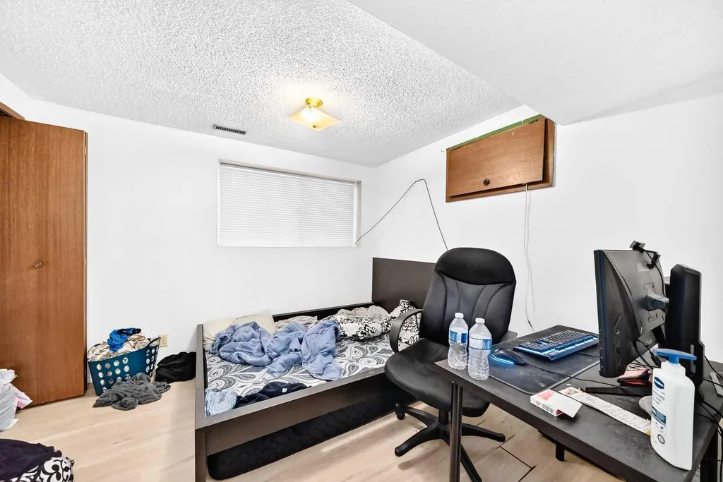 111 Bermondsey Way NW Calgary AB T3K1V5