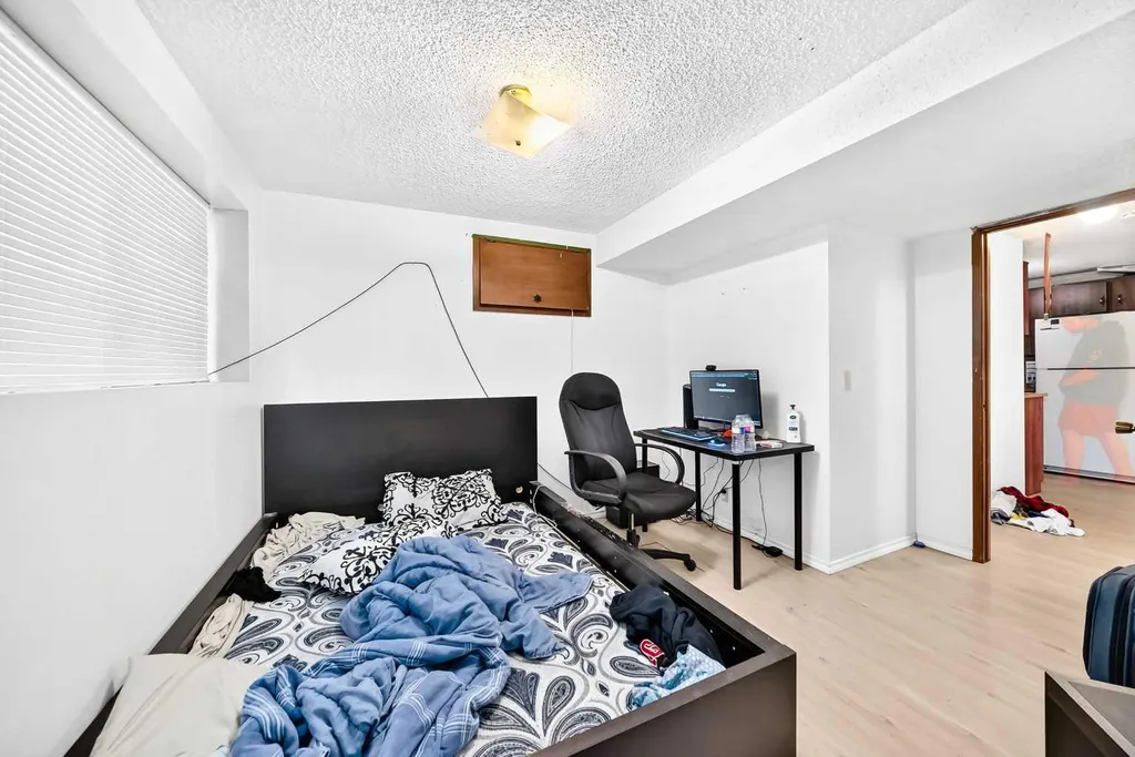 111 Bermondsey Way NW Calgary AB T3K1V5
