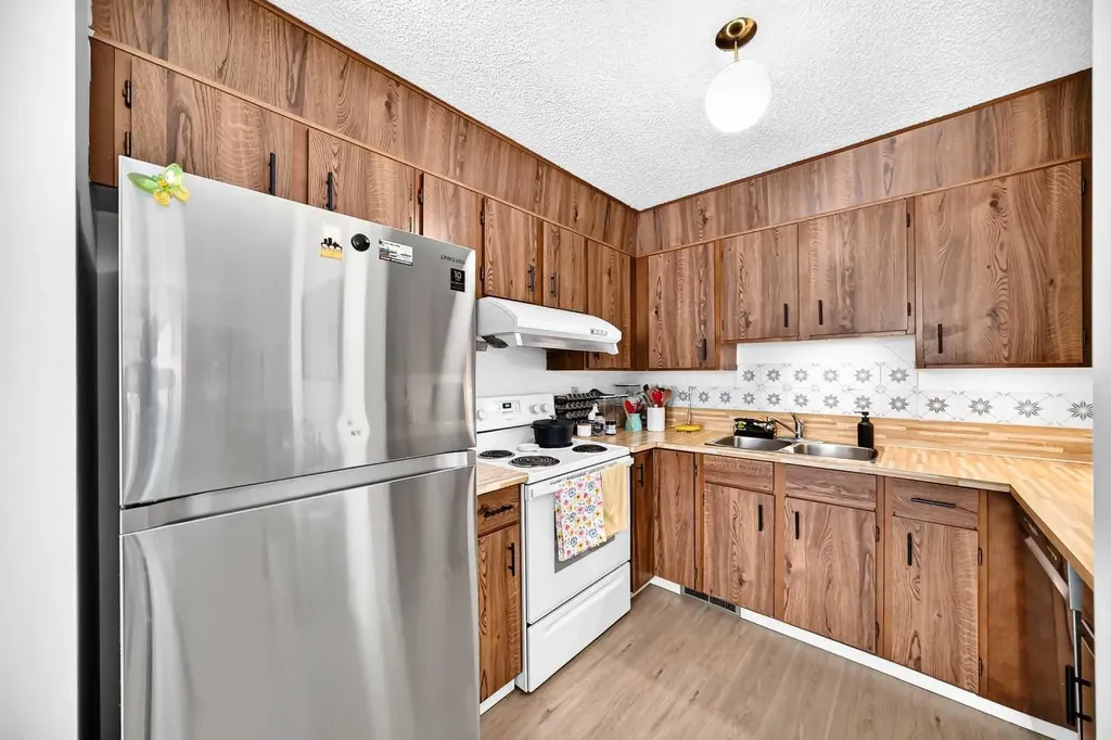 111 Bermondsey Way NW Calgary AB T3K1V5