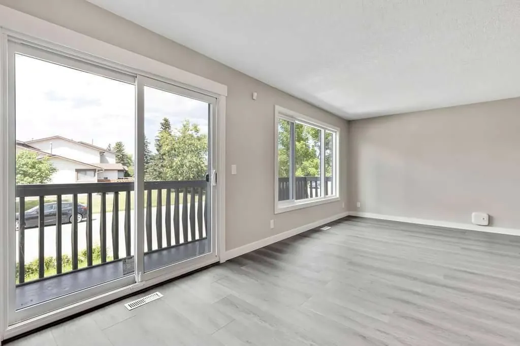 5 Templemont Road NE Calgary AB T1Y 5A2