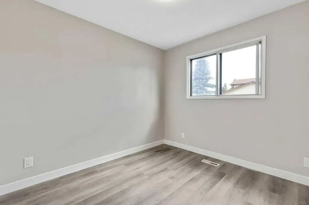 5 Templemont Road NE Calgary AB T1Y 5A2