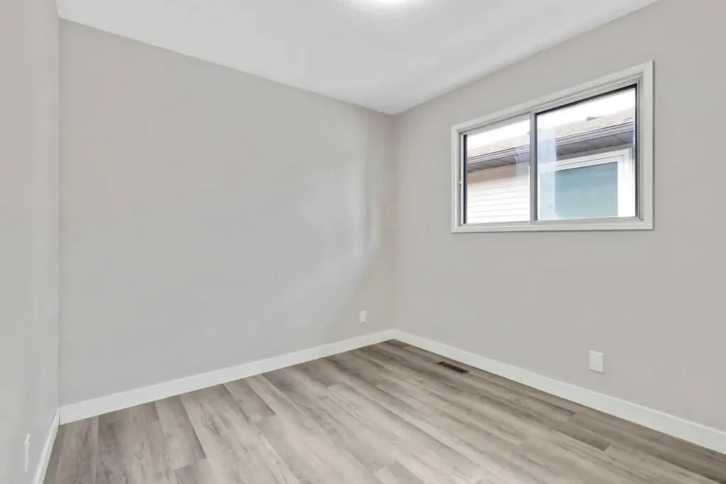 5 Templemont Road NE Calgary AB T1Y 5A2