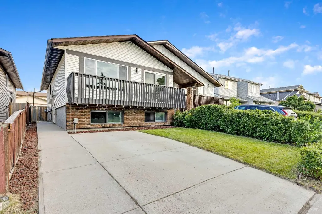 5 Templemont Road NE Calgary AB T1Y 5A2