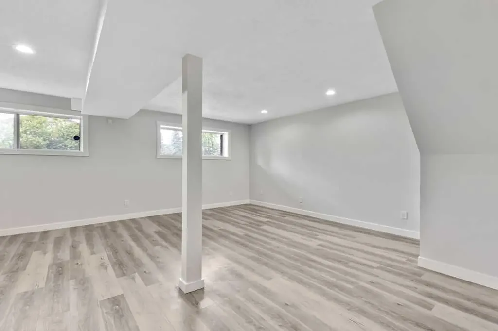 5 Templemont Road NE Calgary AB T1Y 5A2