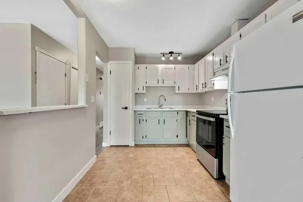 5 Templemont Road NE Calgary AB T1Y 5A2
