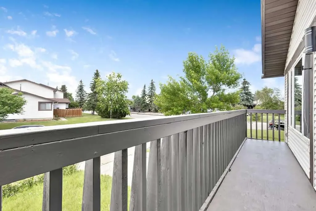 5 Templemont Road NE Calgary AB T1Y 5A2