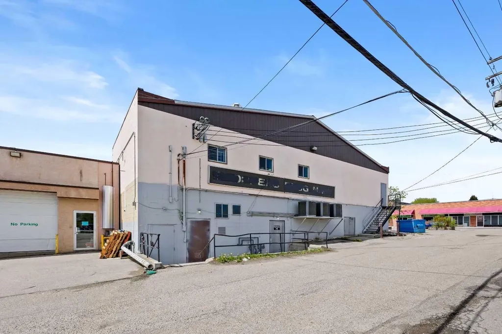 419 50 Street Edson AB T7E 1N7