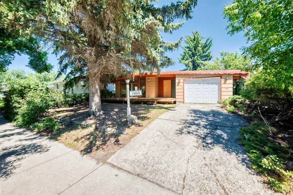 1460 Northmount Drive NW Calgary AB T2L 0G6