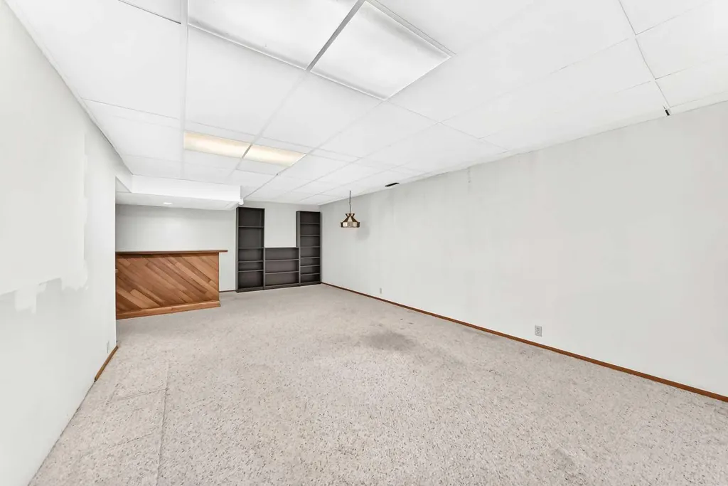 1460 Northmount Drive NW Calgary AB T2L 0G6