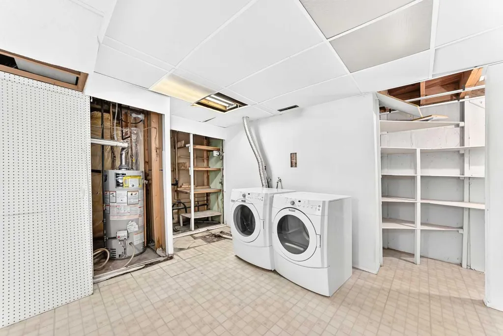 1460 Northmount Drive NW Calgary AB T2L 0G6