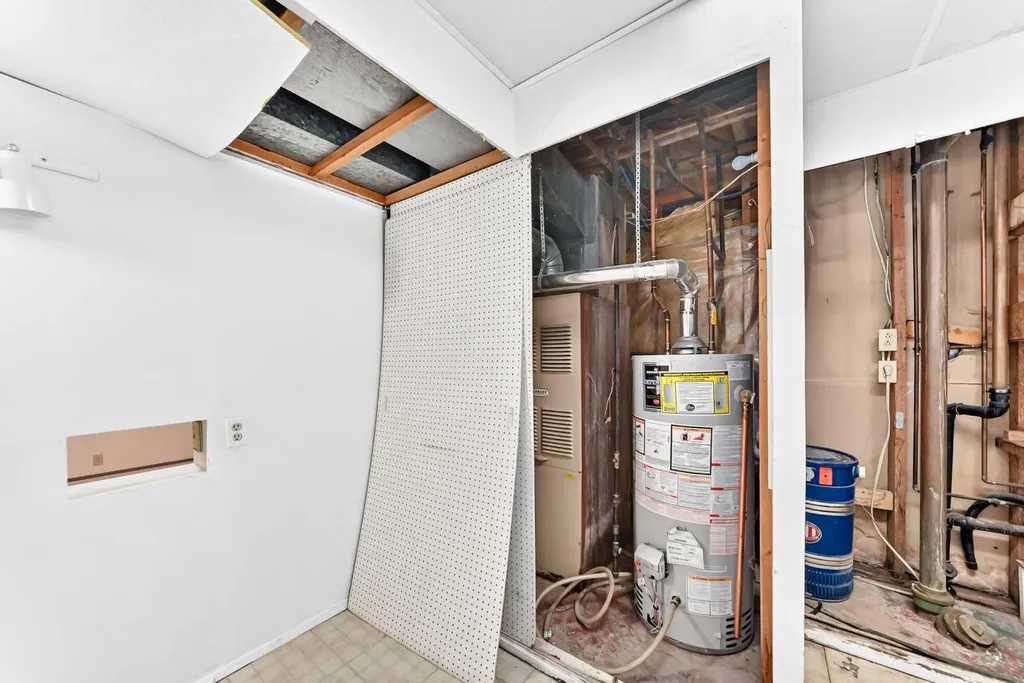 1460 Northmount Drive NW Calgary AB T2L 0G6