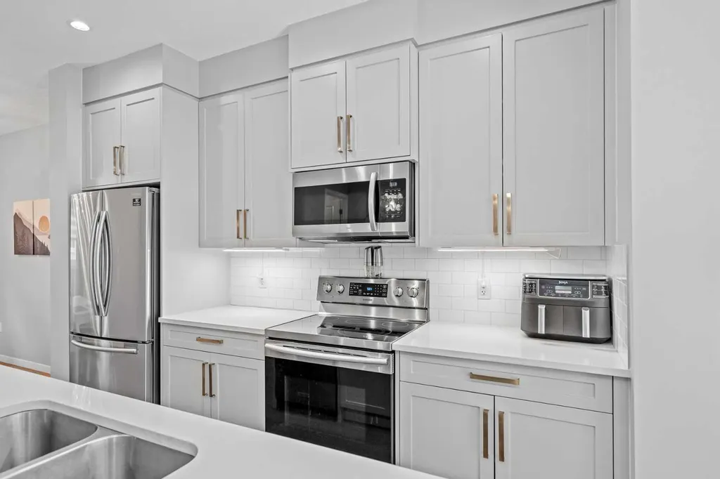 3304 2 Street NE Calgary AB T2E 3H3