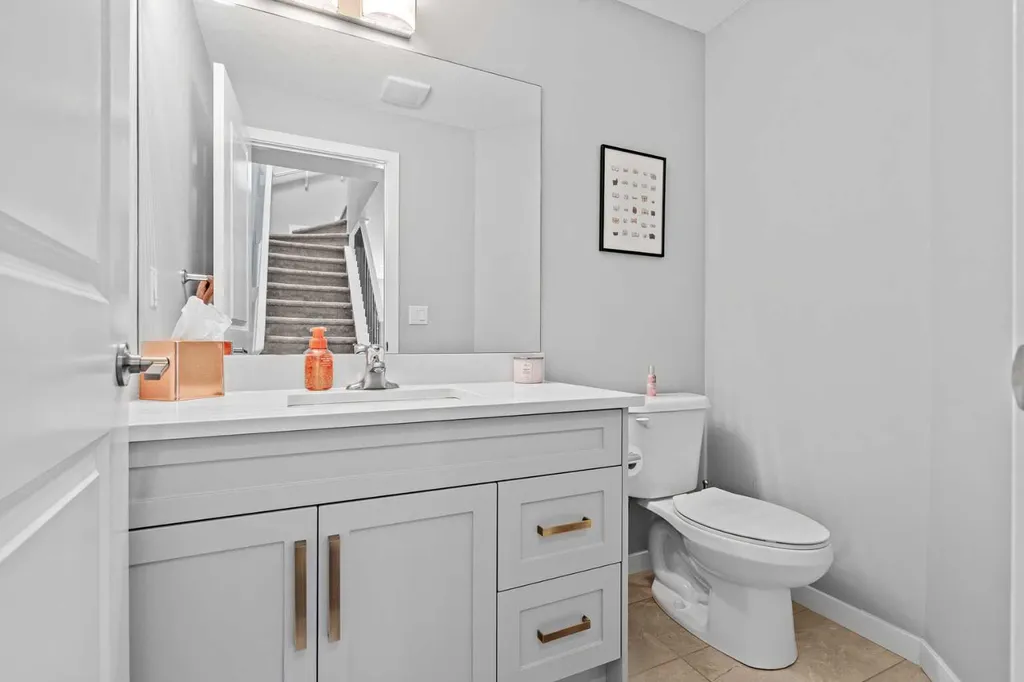 3304 2 Street NE Calgary AB T2E 3H3