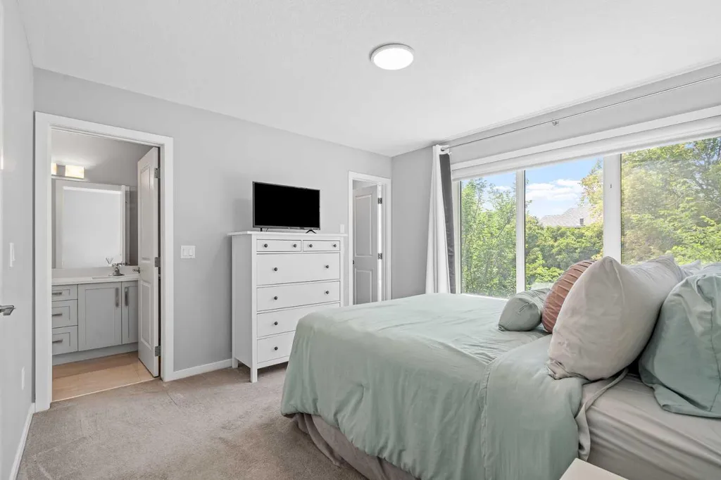 3304 2 Street NE Calgary AB T2E 3H3