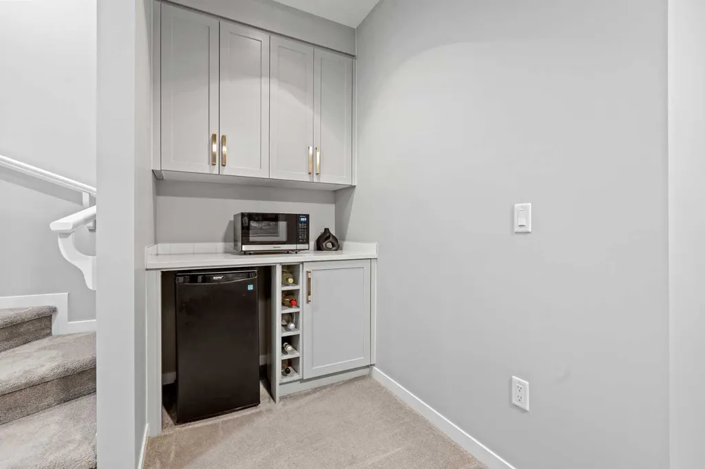 3304 2 Street NE Calgary AB T2E 3H3