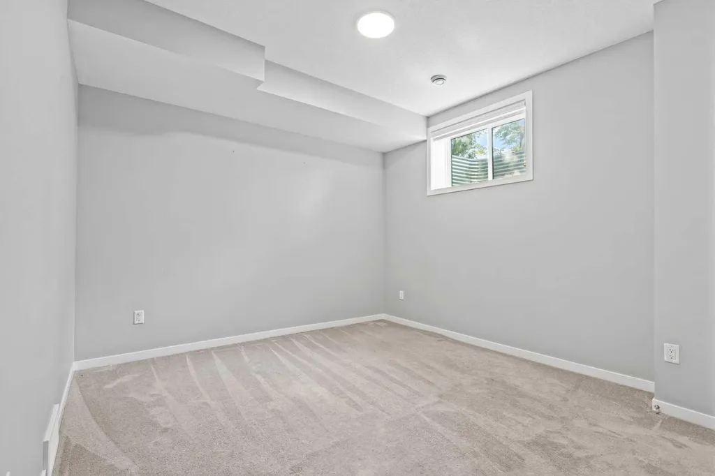 3304 2 Street NE Calgary AB T2E 3H3