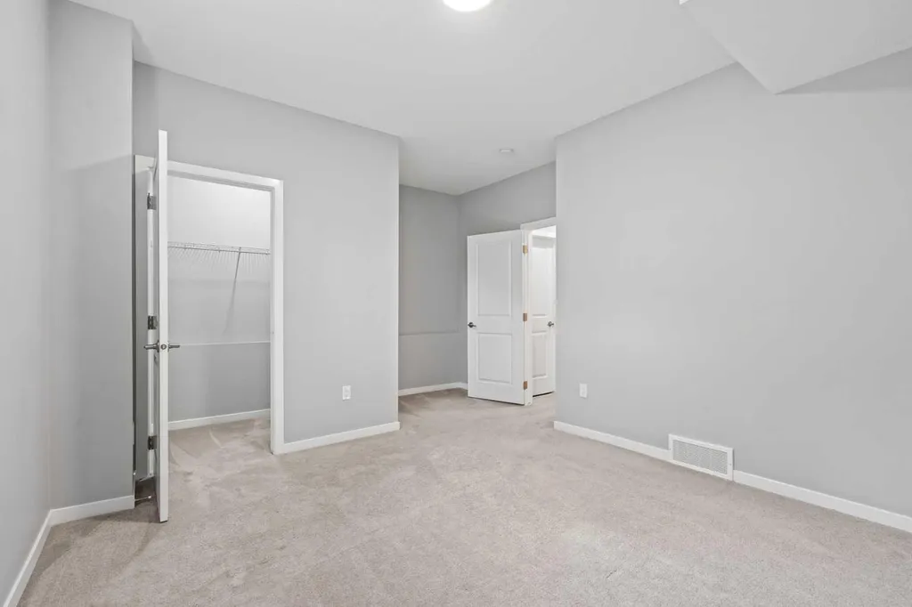 3304 2 Street NE Calgary AB T2E 3H3