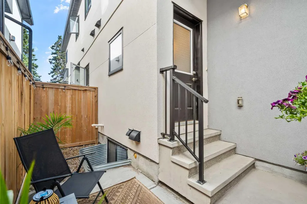3304 2 Street NE Calgary AB T2E 3H3