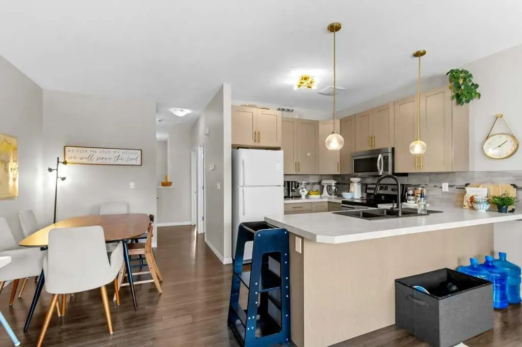 125 Henderson Crescent Penhold AB T0M1R0