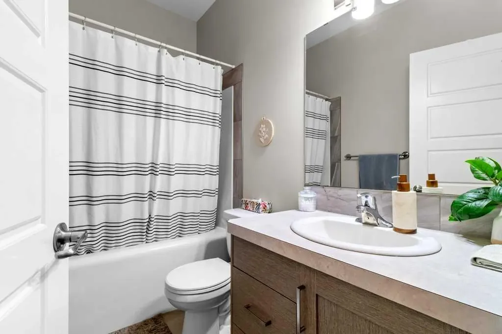 125 Henderson Crescent Penhold AB T0M1R0