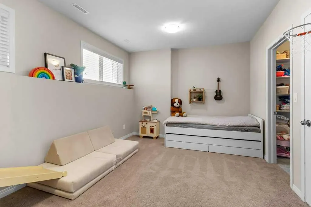 125 Henderson Crescent Penhold AB T0M1R0