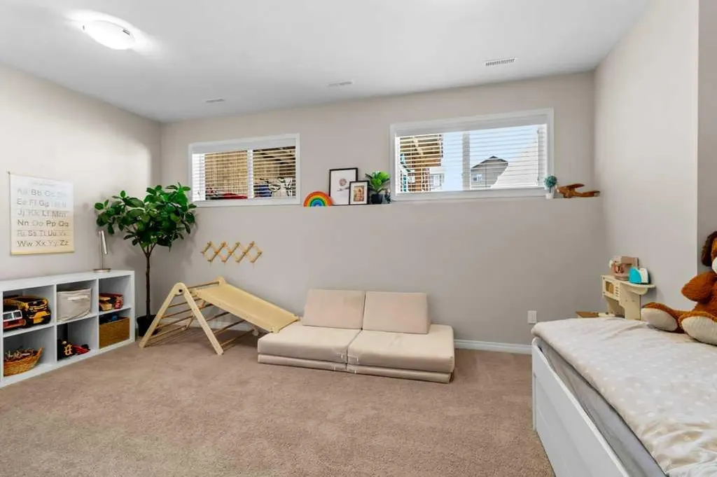 125 Henderson Crescent Penhold AB T0M1R0