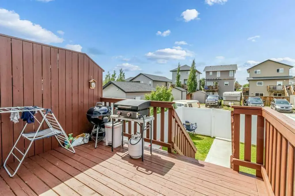 125 Henderson Crescent Penhold AB T0M1R0