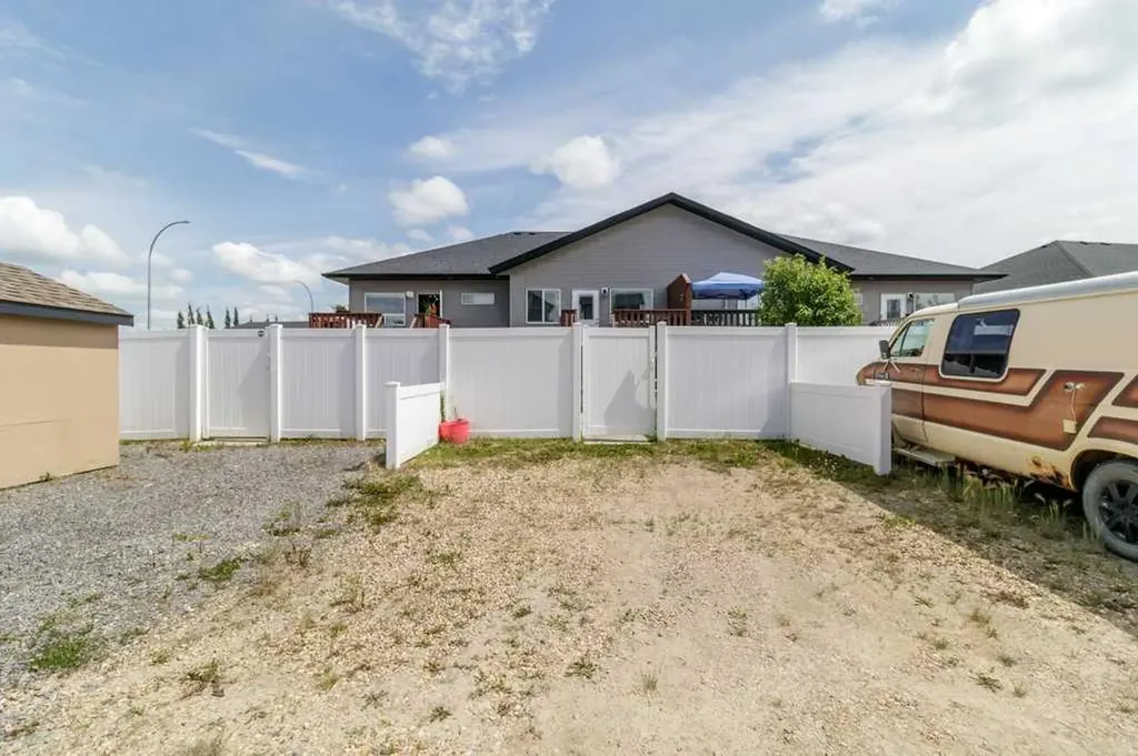 125 Henderson Crescent Penhold AB T0M1R0