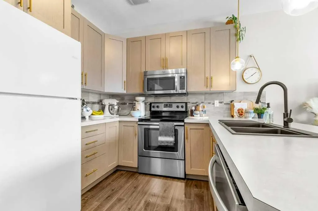 125 Henderson Crescent Penhold AB T0M1R0