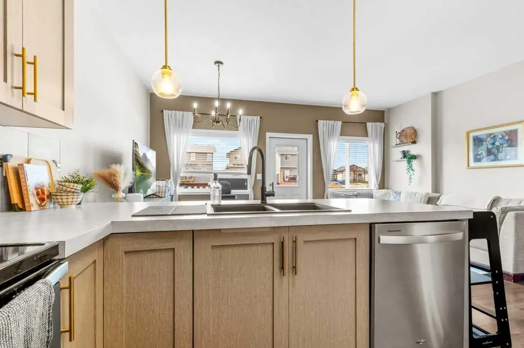 125 Henderson Crescent Penhold AB T0M1R0