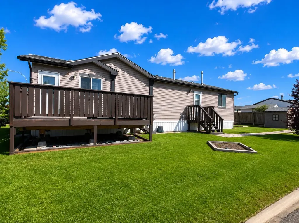 8701 90 Street Grande Prairie AB T8X 1V6