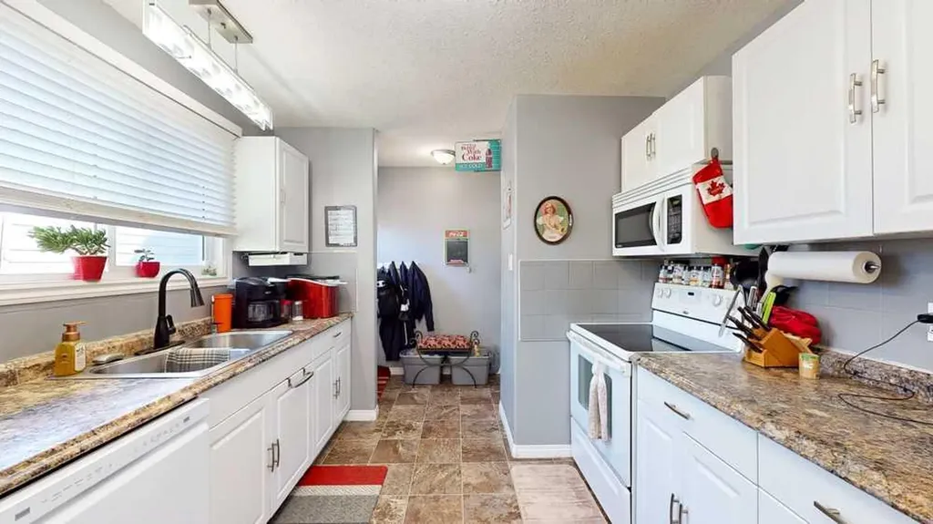 2195 Southview Drive SE Medicine Hat AB T1B1R4