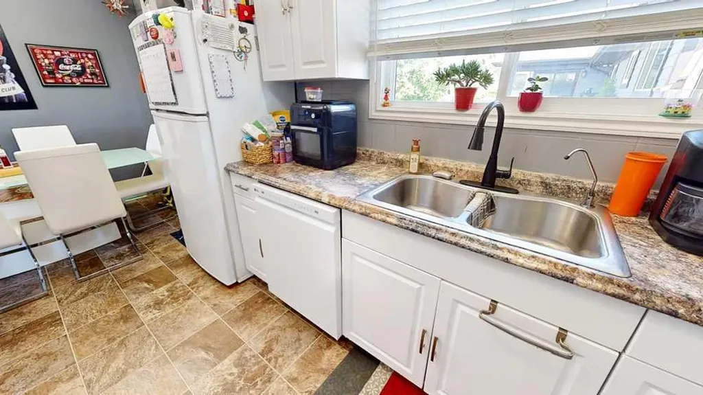 2195 Southview Drive SE Medicine Hat AB T1B1R4