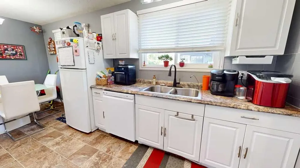 2195 Southview Drive SE Medicine Hat AB T1B1R4