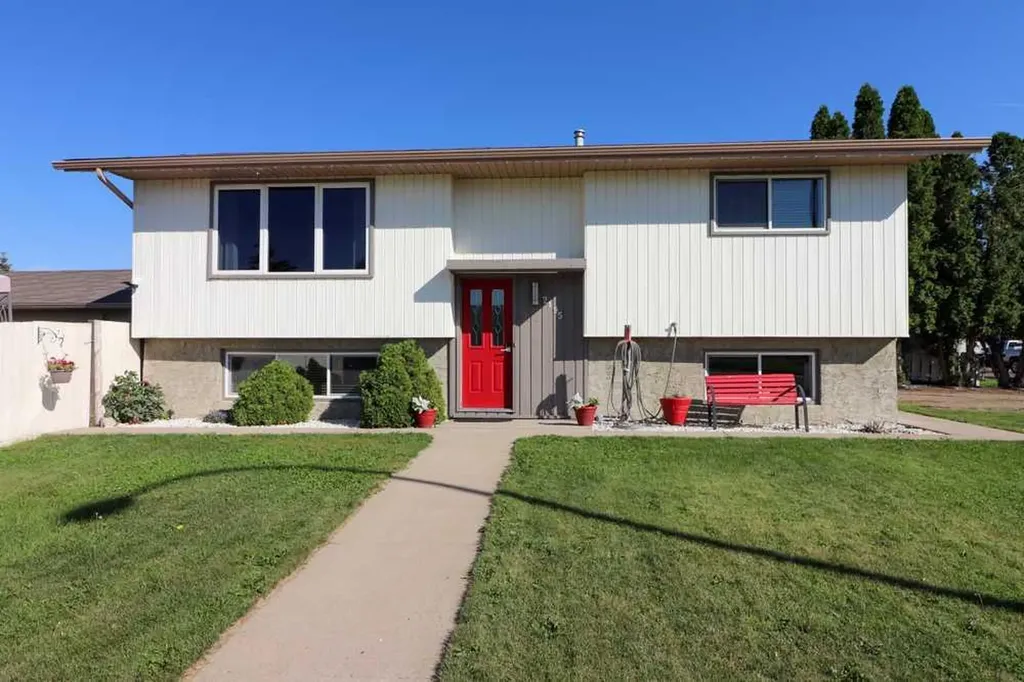 2195 Southview Drive SE Medicine Hat AB T1B1R4