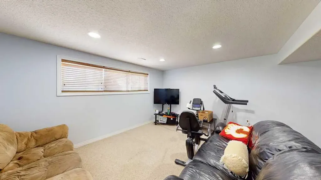 2195 Southview Drive SE Medicine Hat AB T1B1R4
